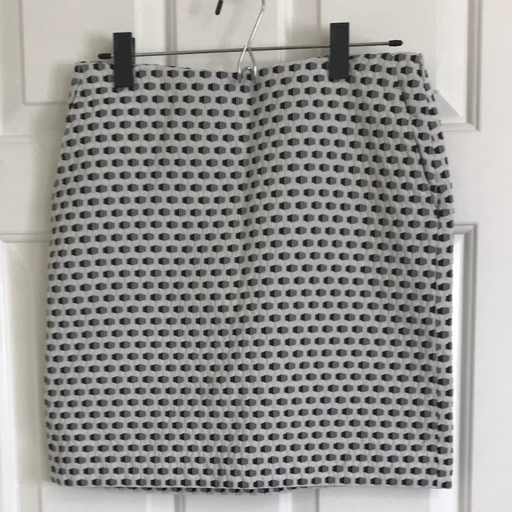 Loft Black White faded dots skirt
